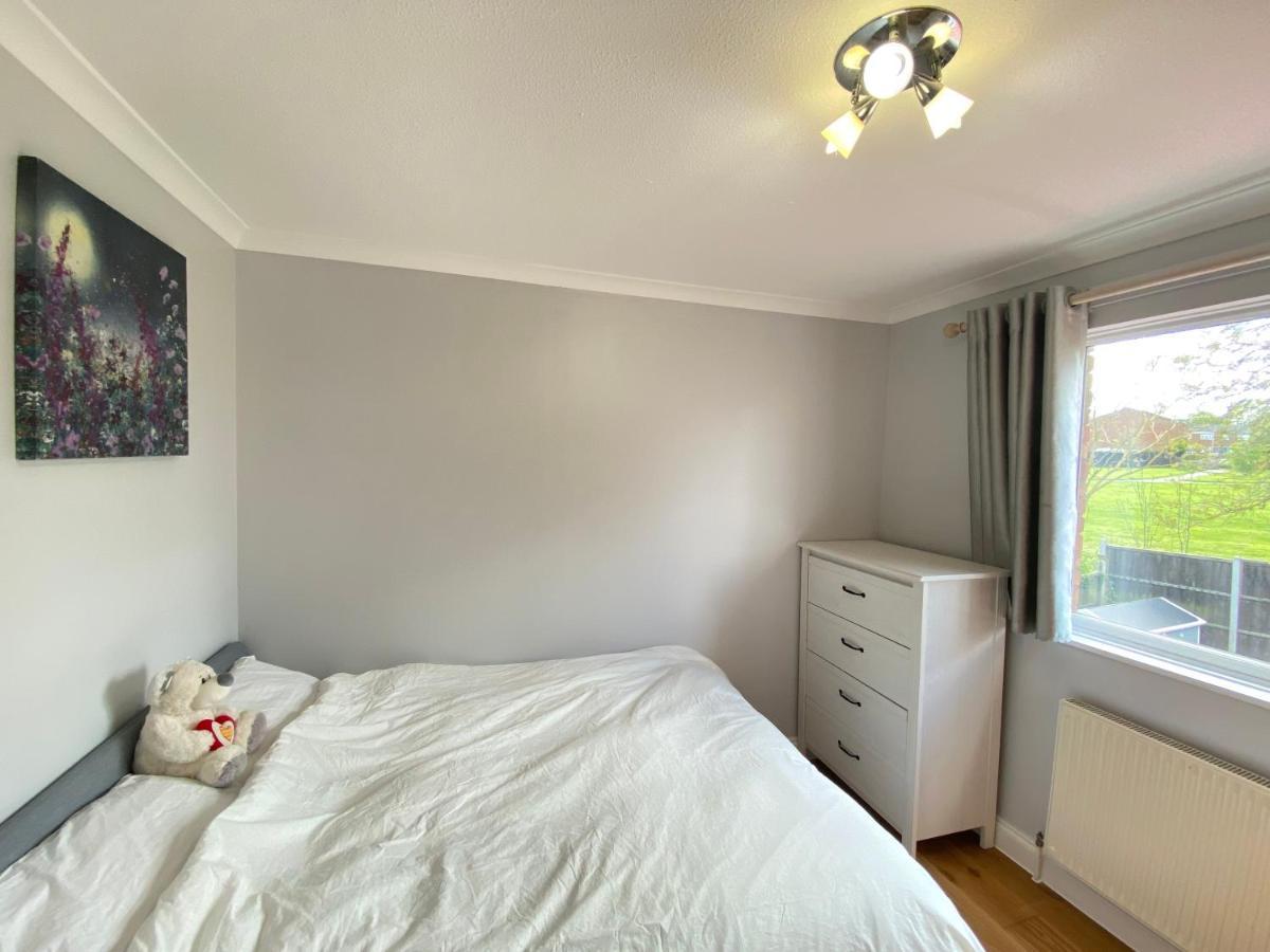 Three Bedrooms House In ウィンザー エクステリア 写真